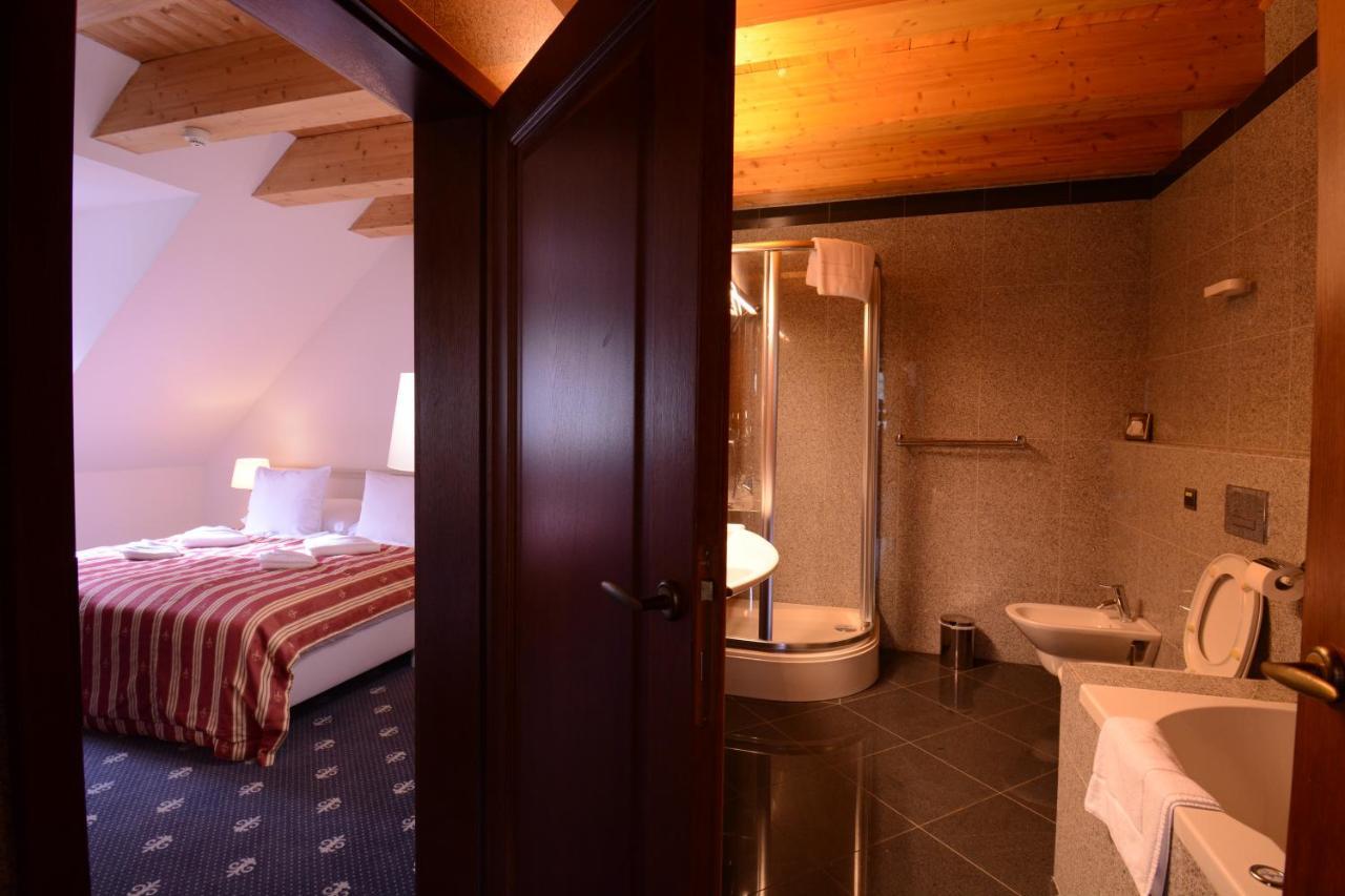 Hotel Hradna Brana Братислава Екстер'єр фото