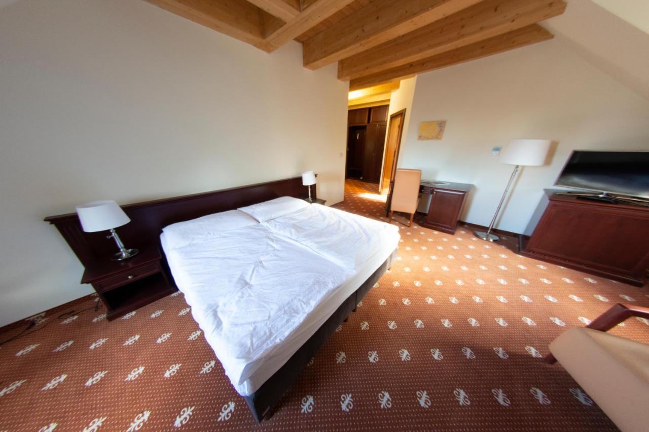 Hotel Hradna Brana Братислава Екстер'єр фото