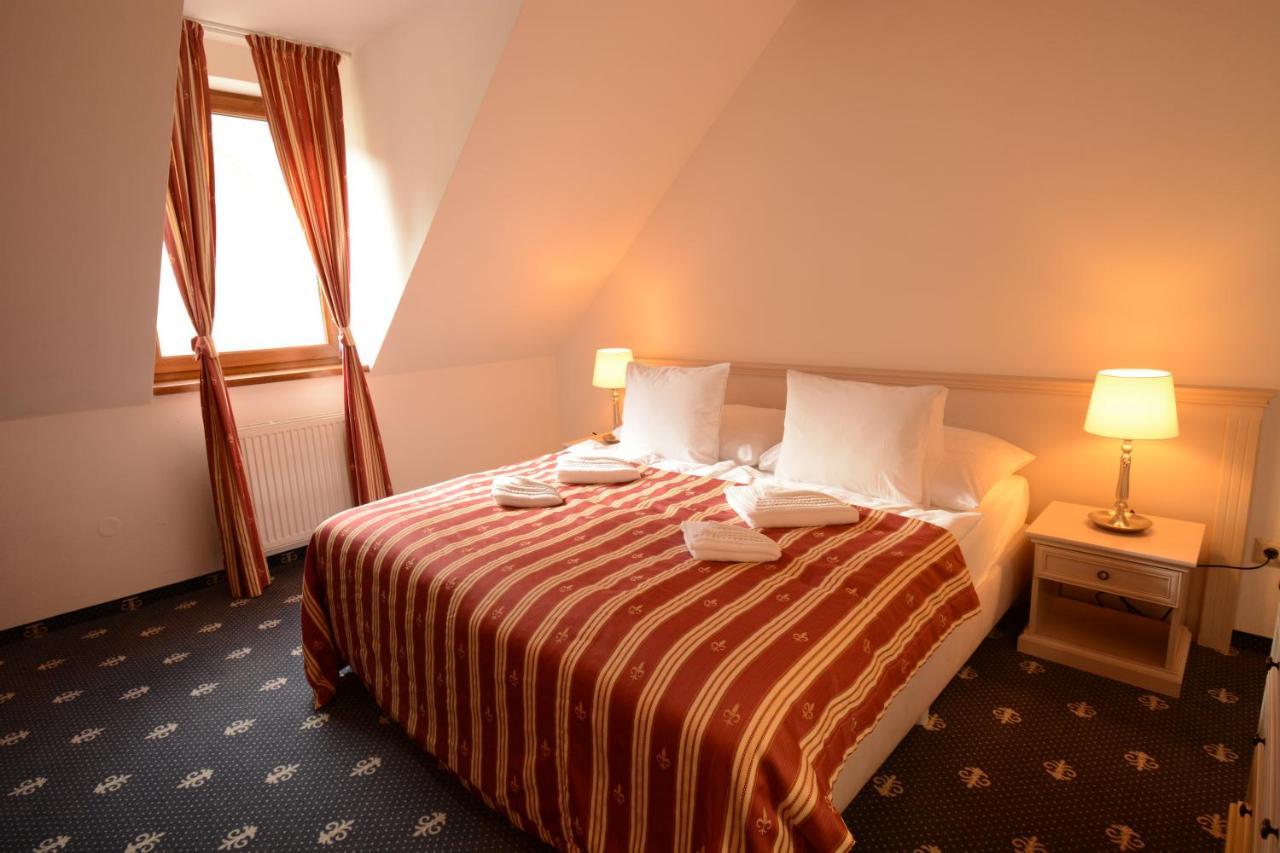 Hotel Hradna Brana Братислава Екстер'єр фото