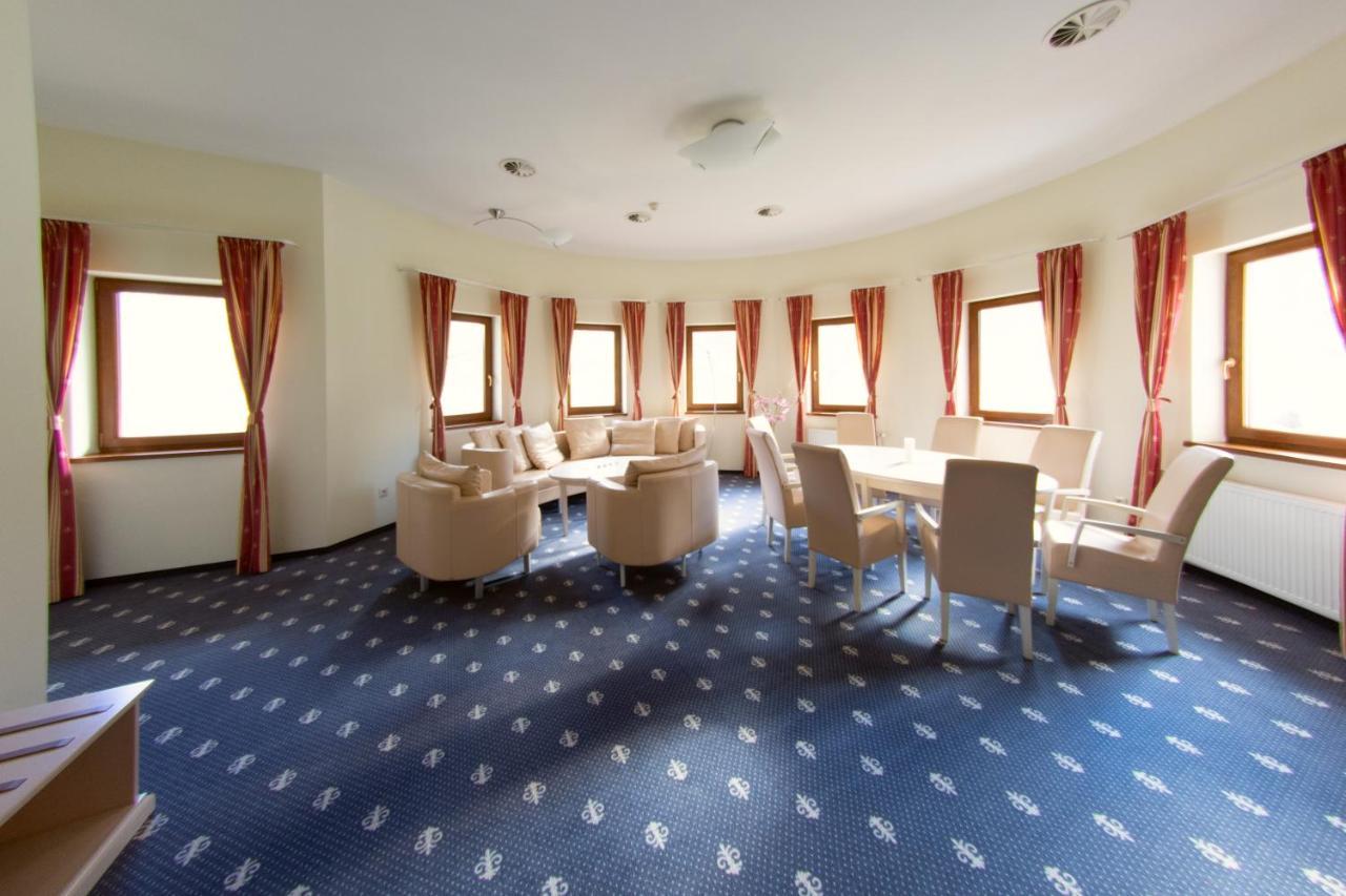 Hotel Hradna Brana Братислава Екстер'єр фото