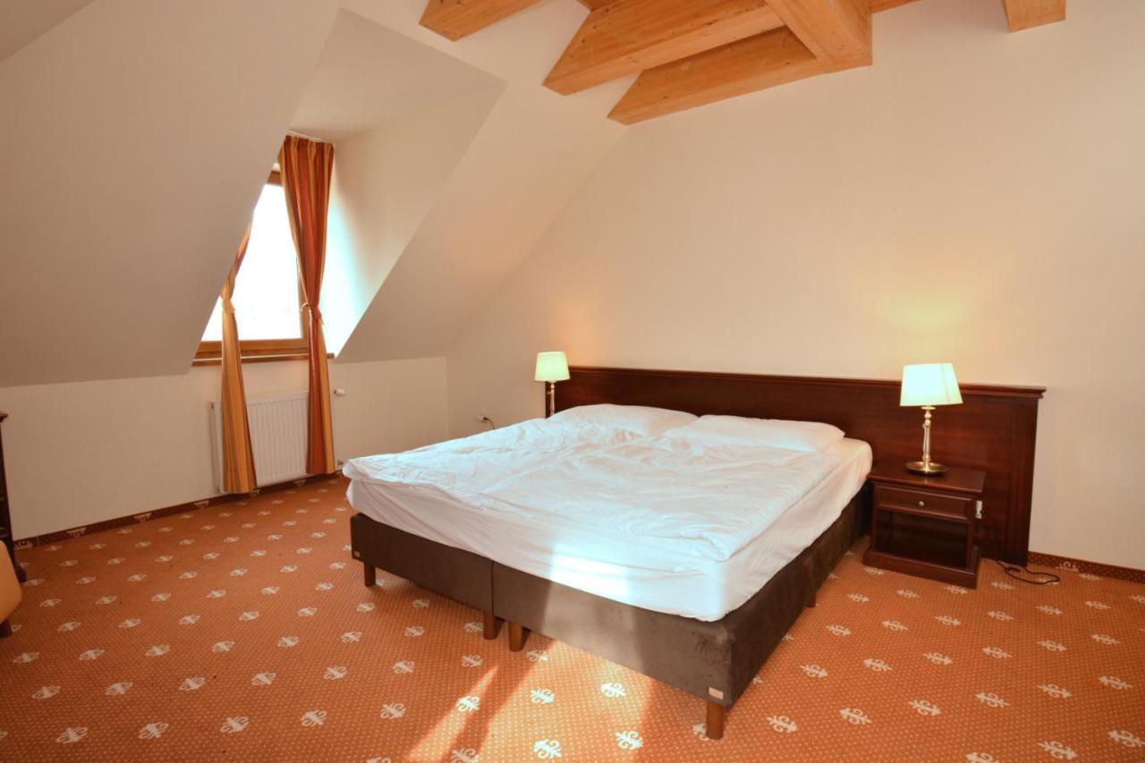 Hotel Hradna Brana Братислава Екстер'єр фото