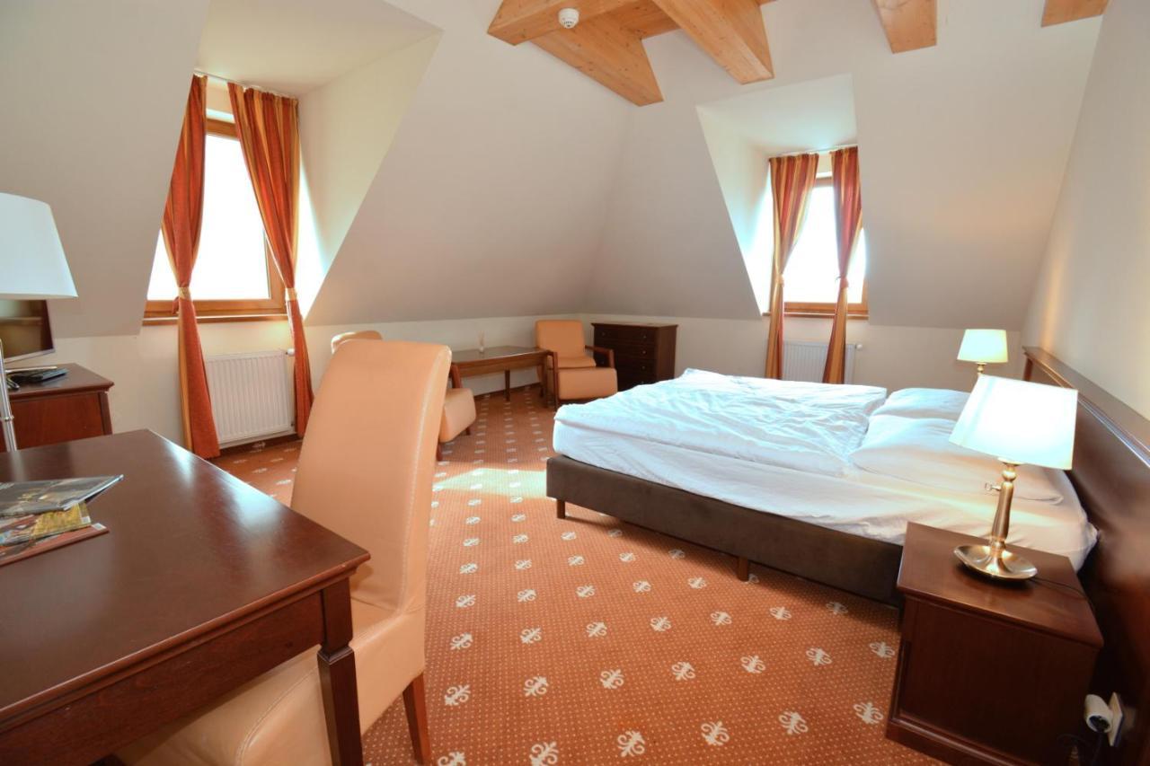 Hotel Hradna Brana Братислава Екстер'єр фото